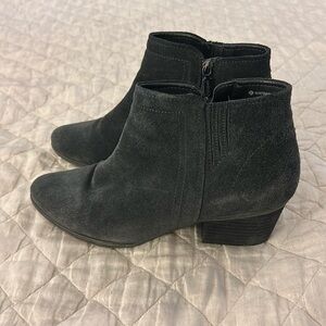 BLONDO women’s booties